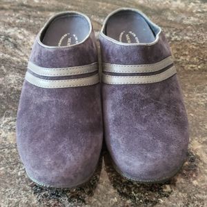 Merrell blue suede clogs